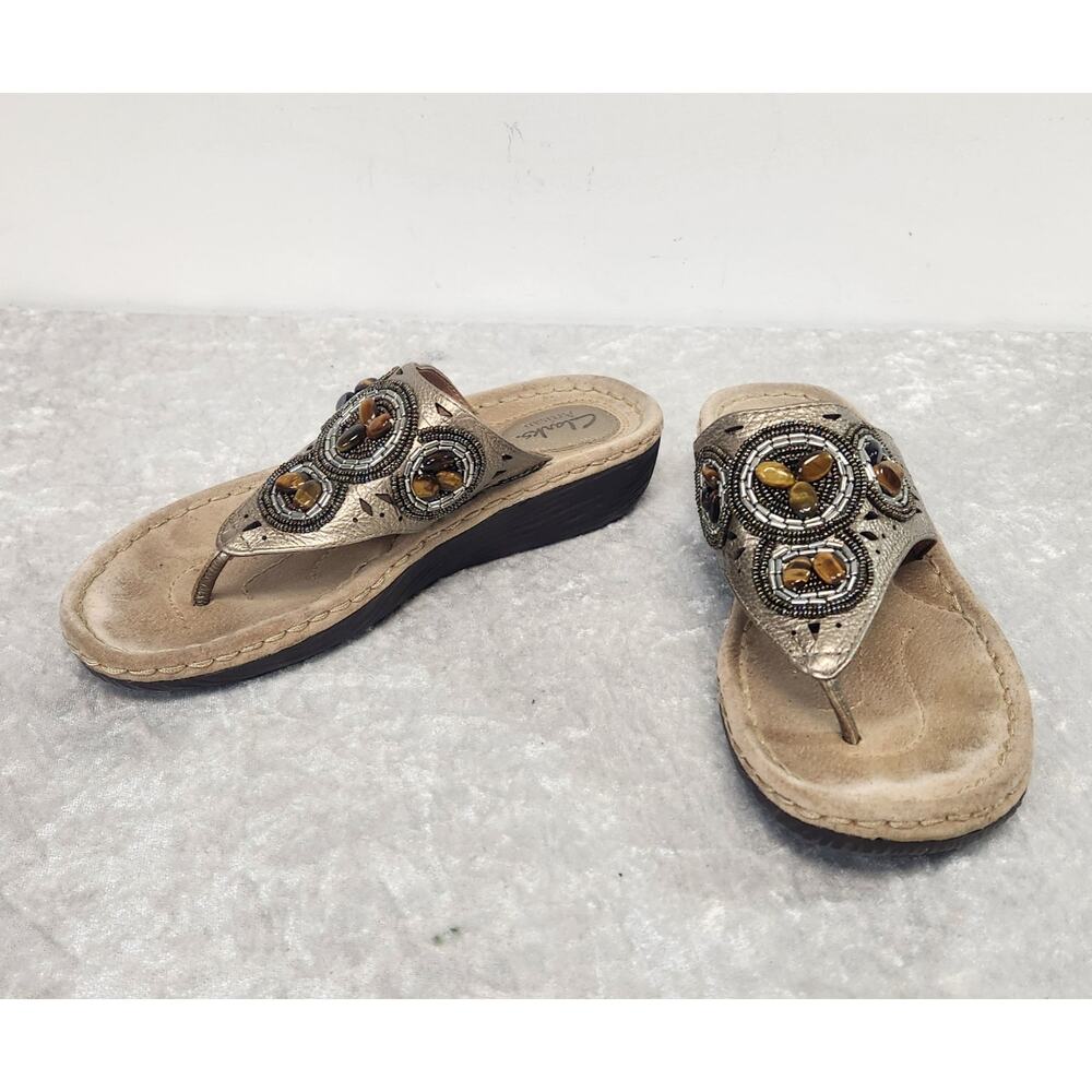 Clarks Artisan Latin Circle Womens Beaded Metallic Wedge Thong Sandals-Size 6.5M
